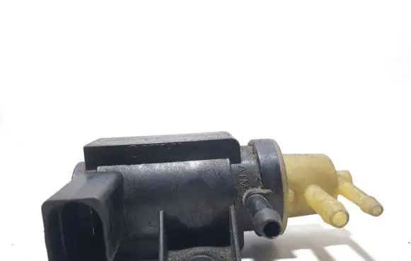 Volkswagen PASSAT B6 Turbo solenoid valve 1K0906627A