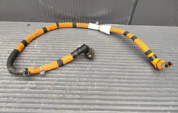 Renault Clio V High voltage cable 240415474R