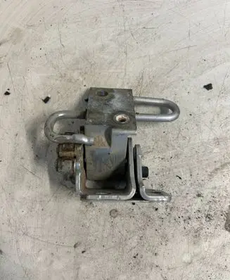 Audi A6 S6 C6 4F Front door lower hinge 8e0831412b