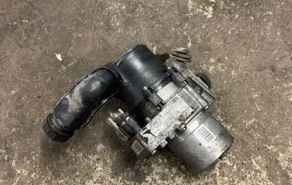 Peugeot 508 Power steering pump 9676154180