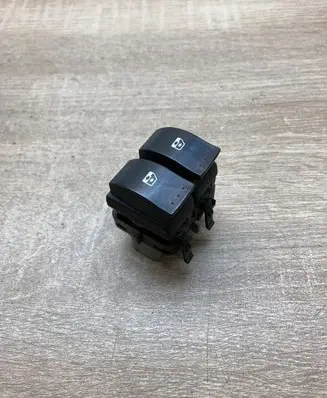 Renault Megane II Electric window control switch 015088A