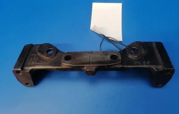 Jaguar XJS Rear differential/diff mount bracket C20480F