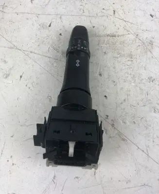 Toyota Hilux (AN10, AN20, AN30) Indicator stalk E380013