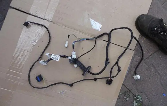 Nissan Qashqai Front door wiring loom 24124HV01C