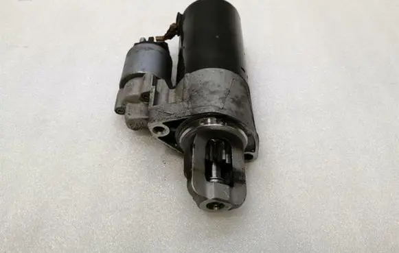 Mercedes-Benz CLS C218 X218 Starter motor A0061519901