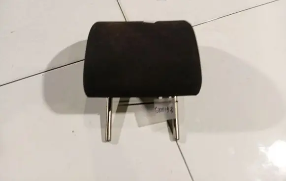 Volkswagen PASSAT B6 Front seat headrest