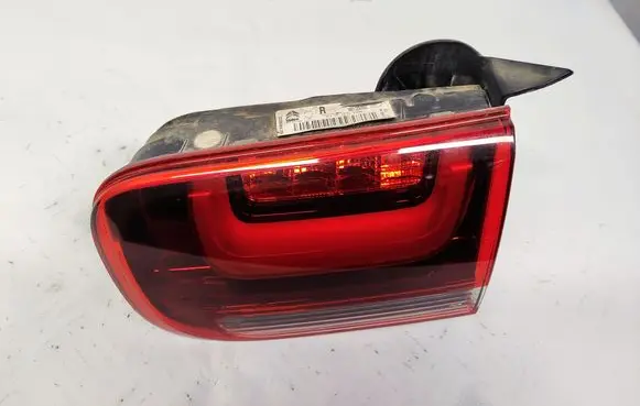Citroen C4 Cactus Tailgate rear/tail lights 90120850