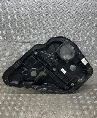 Rear window lifting mechanism without motor