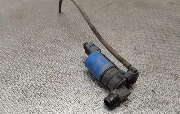 Volvo V60 Headlight washer pump AV6113K082AA