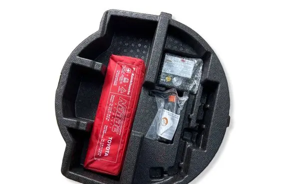 Toyota Yaris Tool box 649930D040