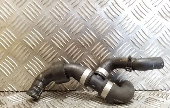 Volkswagen Tiguan Engine coolant pipe/hose