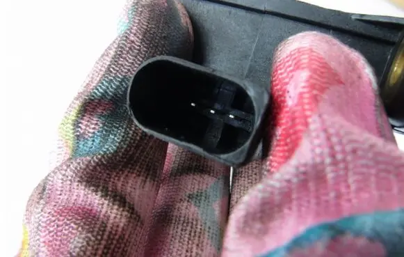 Volkswagen Polo IV 9N3 Oil level sensor 