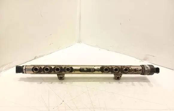 Volvo XC60 Fuel main line pipe 30777759 015025