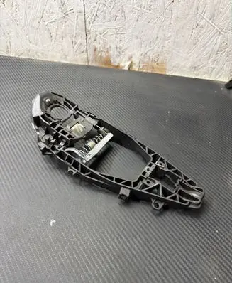 BMW X3 G01 Front door exterior handle/bracket 9881776