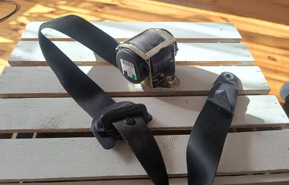 Mini One - Cooper R50 - 53 Front seatbelt 7118130 0429023 603325500