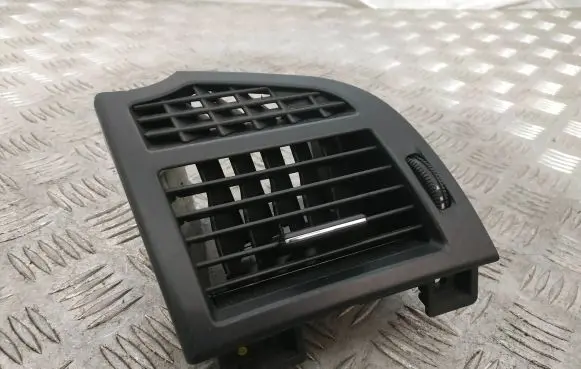 Mercedes-Benz S W221 Dashboard air vent grill cover trim A2218300154