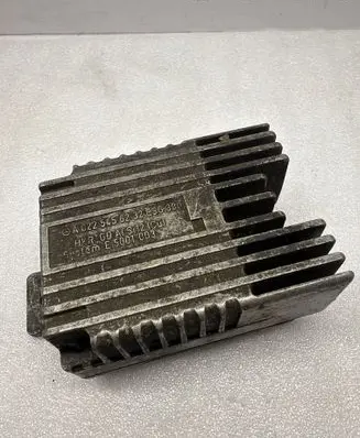 Mercedes-Benz E W124 Fan control module A0225456232 E5001003