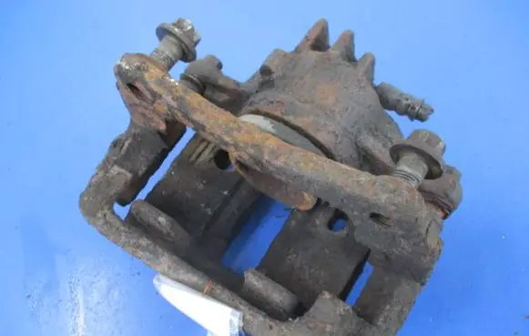 Mitsubishi Space Star Front brake caliper