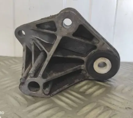 Ford Focus Gearbox mounting bracket AV616P093NA