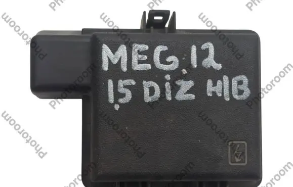 Renault Megane III Fuse box cover 243820003R 63512588