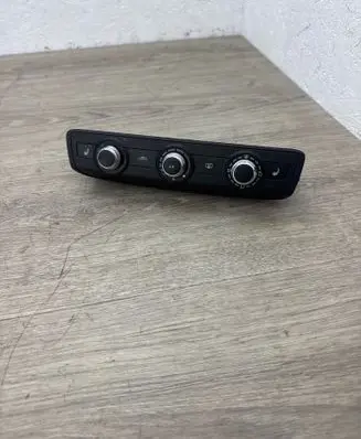Audi A3 S3 8V Climate control unit 8V0820047G 90156154000
