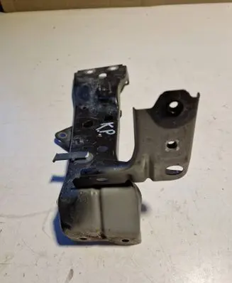 Mazda 3 Fender mounting bracket