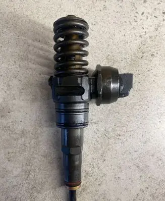 Volkswagen Phaeton Fuel injector 07Z130073F