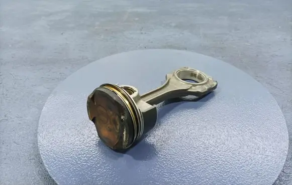 Piston