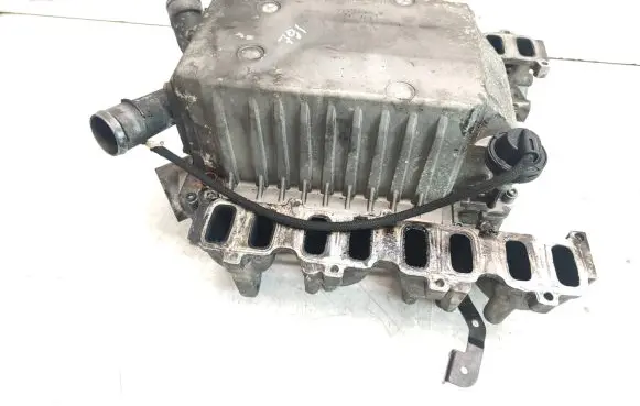 Audi A8 S8 D2 4D Intake manifold 057129676B 057129713B