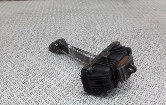 BMW 3 E90 E91 Front door check strap stopper