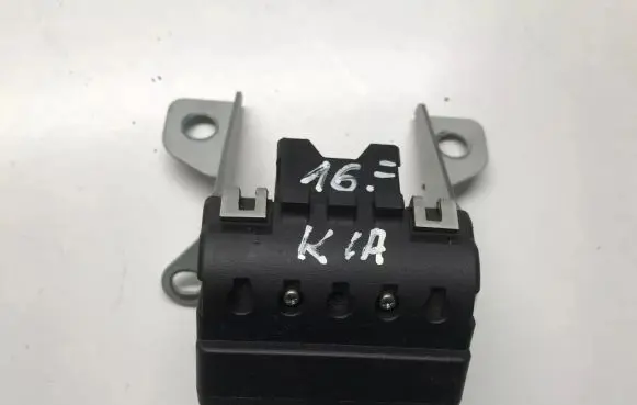 KIA Sportage Tailgate window lock/catch/latch 919502E000