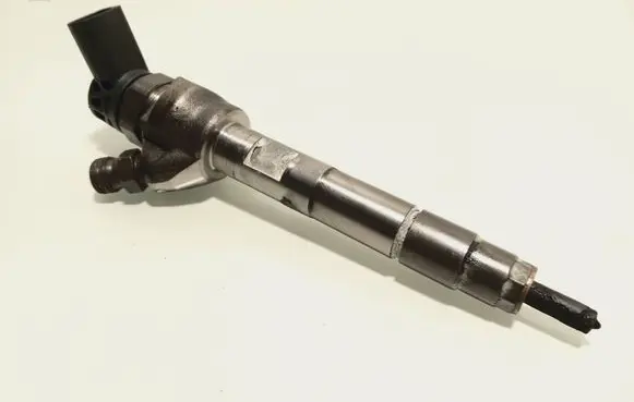 BMW 5 G30 G31 Fuel injector 8514148