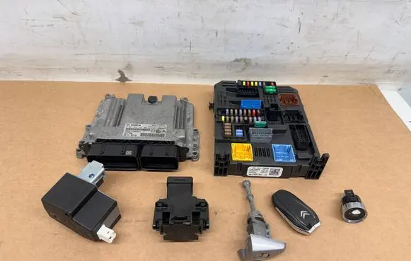 Citroen C4 II Picasso Engine ECU kit and lock set C4PICZESTSTART1 9814182680