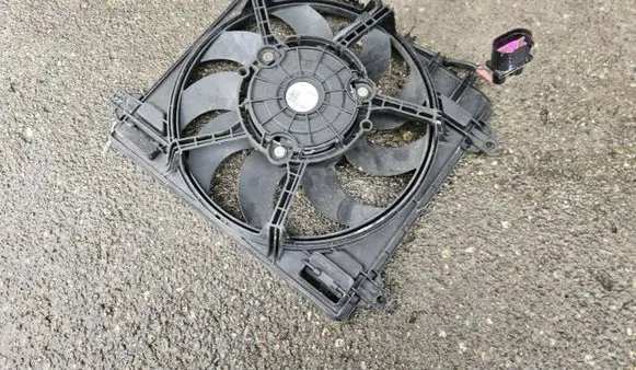 Audi R8 4S Air conditioning (A/C) fan (condenser) 4S0121203C E03796100 0488010215