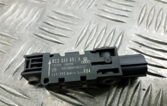 Audi A4 S4 B6 8E 8H Airbag deployment crash/impact sensor 8E0959651A