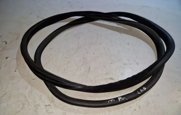 Volvo XC70 Front door rubber seal