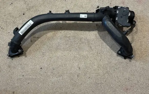 Porsche Cayenne (9Y0 9Y3) Intercooler hose/pipe 06M145674DR 06M145674DQ