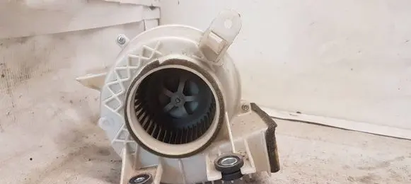 Toyota Prius (XW30) Hybrid/electric vehicle battery fan G923047020