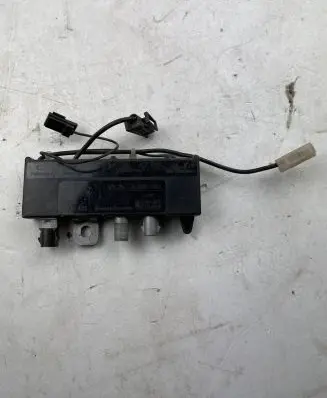 BMW 7 E38 Antenna control unit 65258352499 8352499