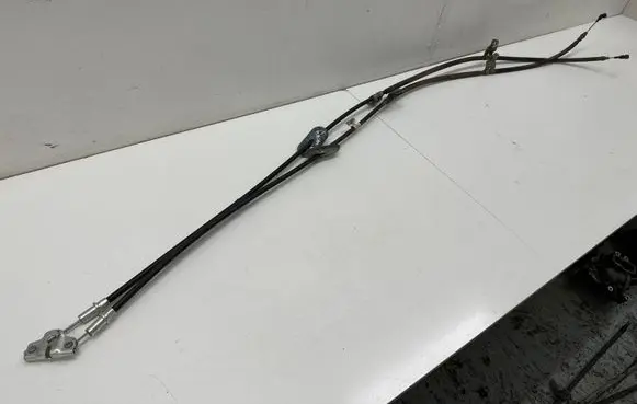 Handbrake/parking brake wiring cable