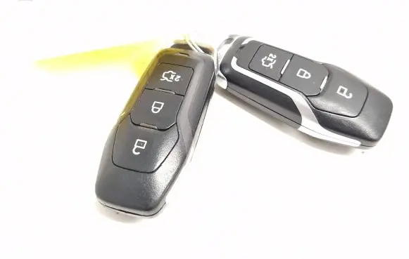 Ford Mondeo MK V Ignition key/card 