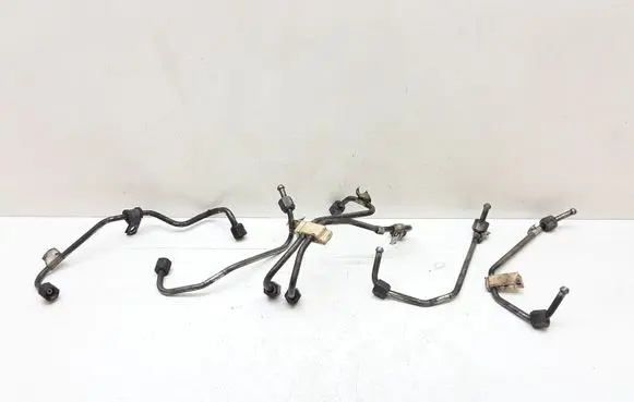 Volvo V70 Fuel injector supply line/pipe 