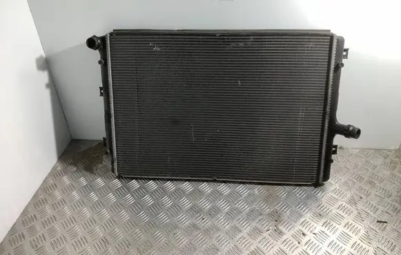 Volkswagen Golf VI Coolant radiator 