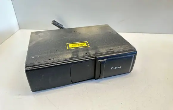 Audi A6 S6 C5 4B CD/DVD changer 