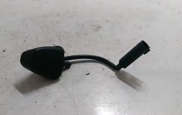 BMW 3 E90 E91 Windshield washer spray nozzle 8365385