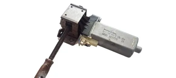 Mercedes-Benz S W221 Seat adjustment motor 0390203255