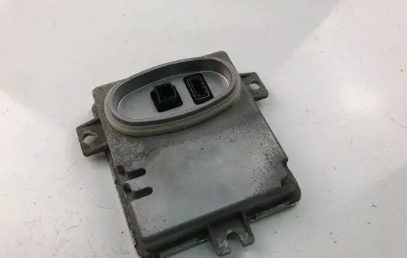 Volvo V70 Xenon control unit/module 6261110499