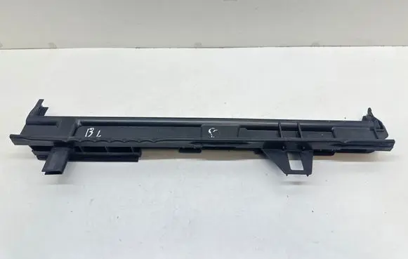 Mercedes-Benz B W246 W242 Radiator mount bracket A2465011720