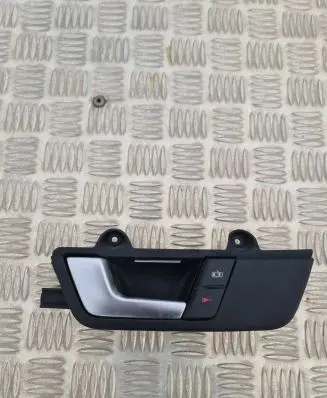 Audi A4 S4 B7 8E 8H Front door interior handle 8E1837019