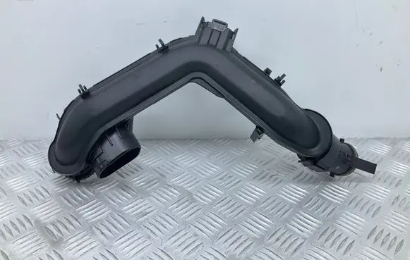 Skoda Kamiq Intercooler hose/pipe 04C145673B